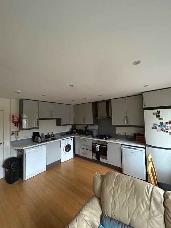 Room Chiswick Roundabout in Greater London