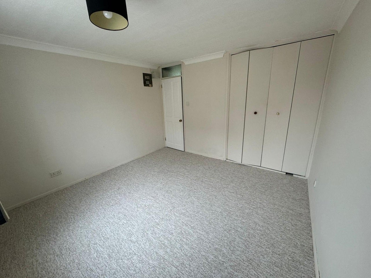 Flat Telscombe Way in Luton