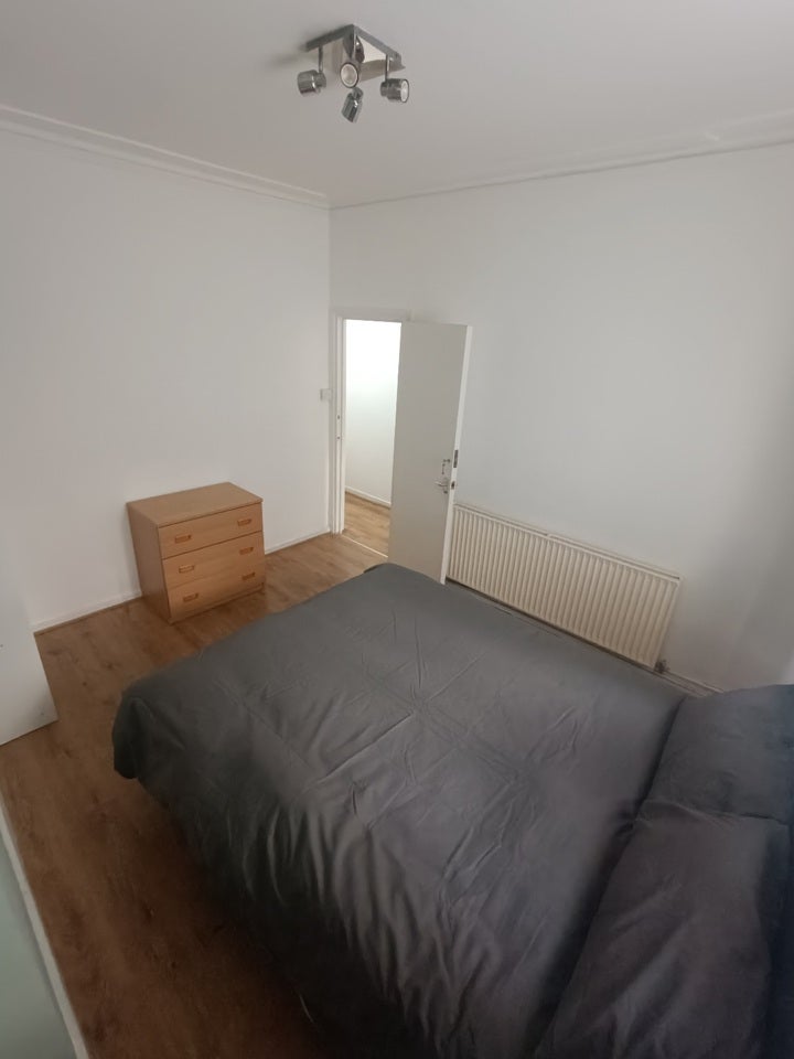 Room Wythes Road in Greater London