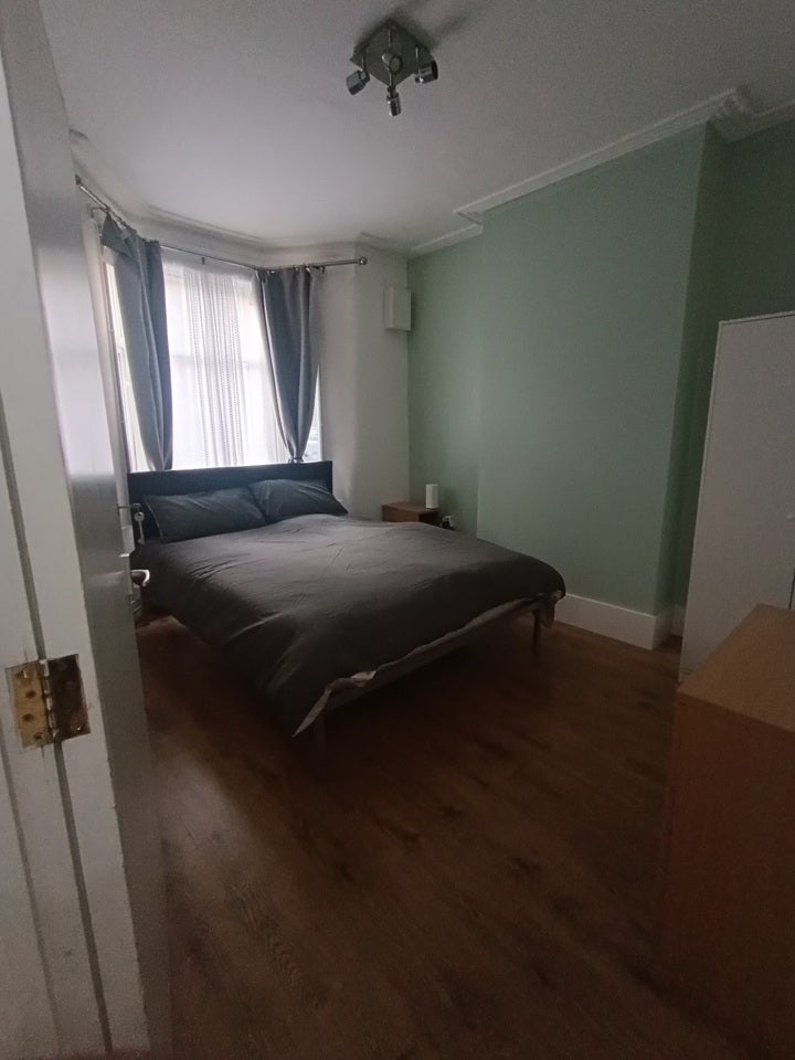 Room Wythes Road in Greater London