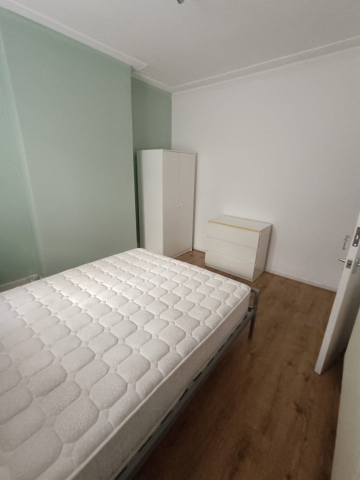 Room Wythes Road in Greater London