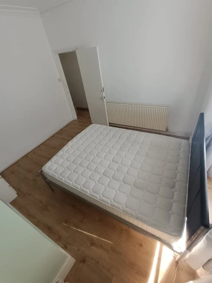 Room Wythes Road in Greater London