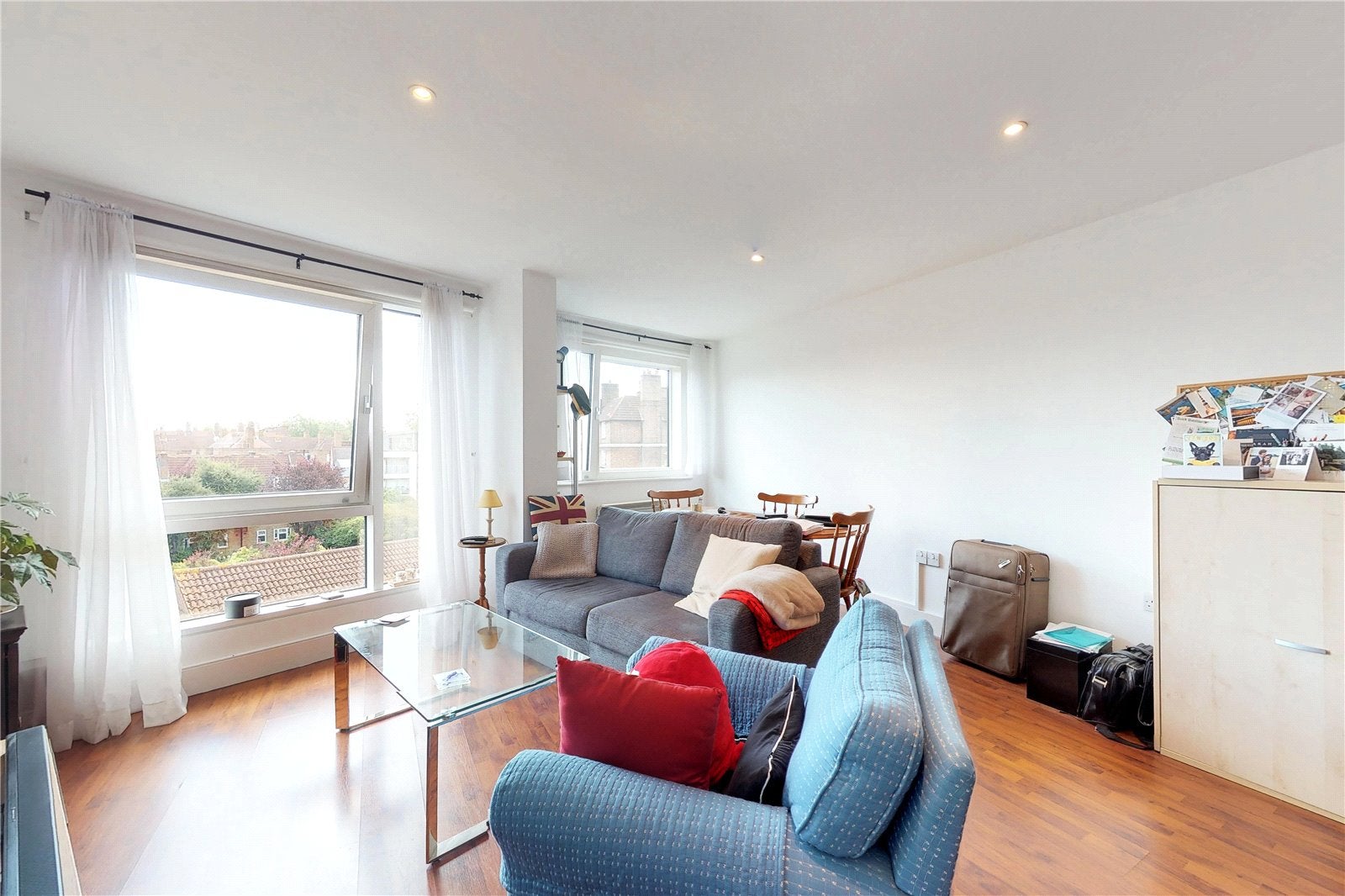 Flat Empire Square South in Greater London