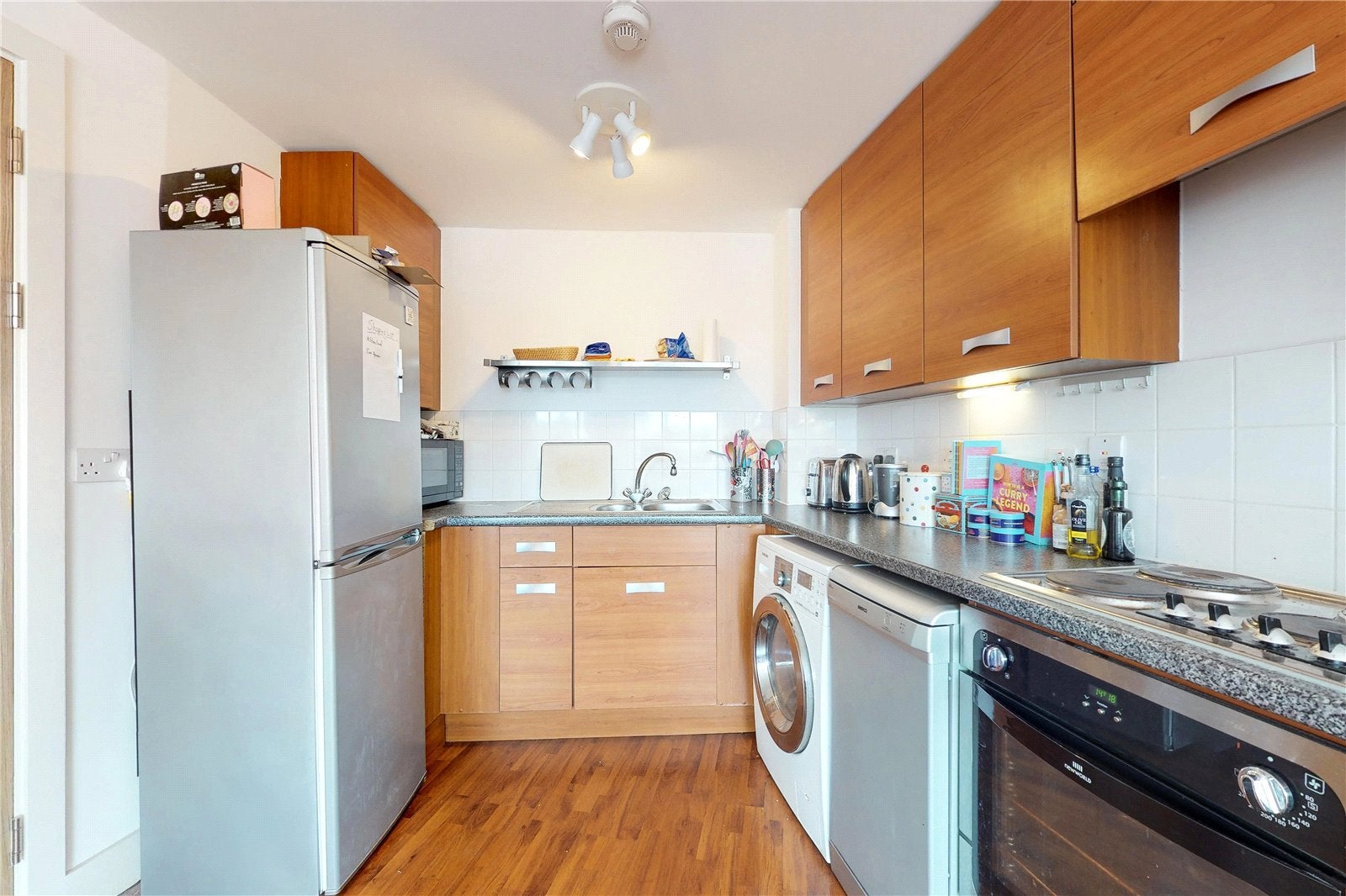 Flat Empire Square South in Greater London