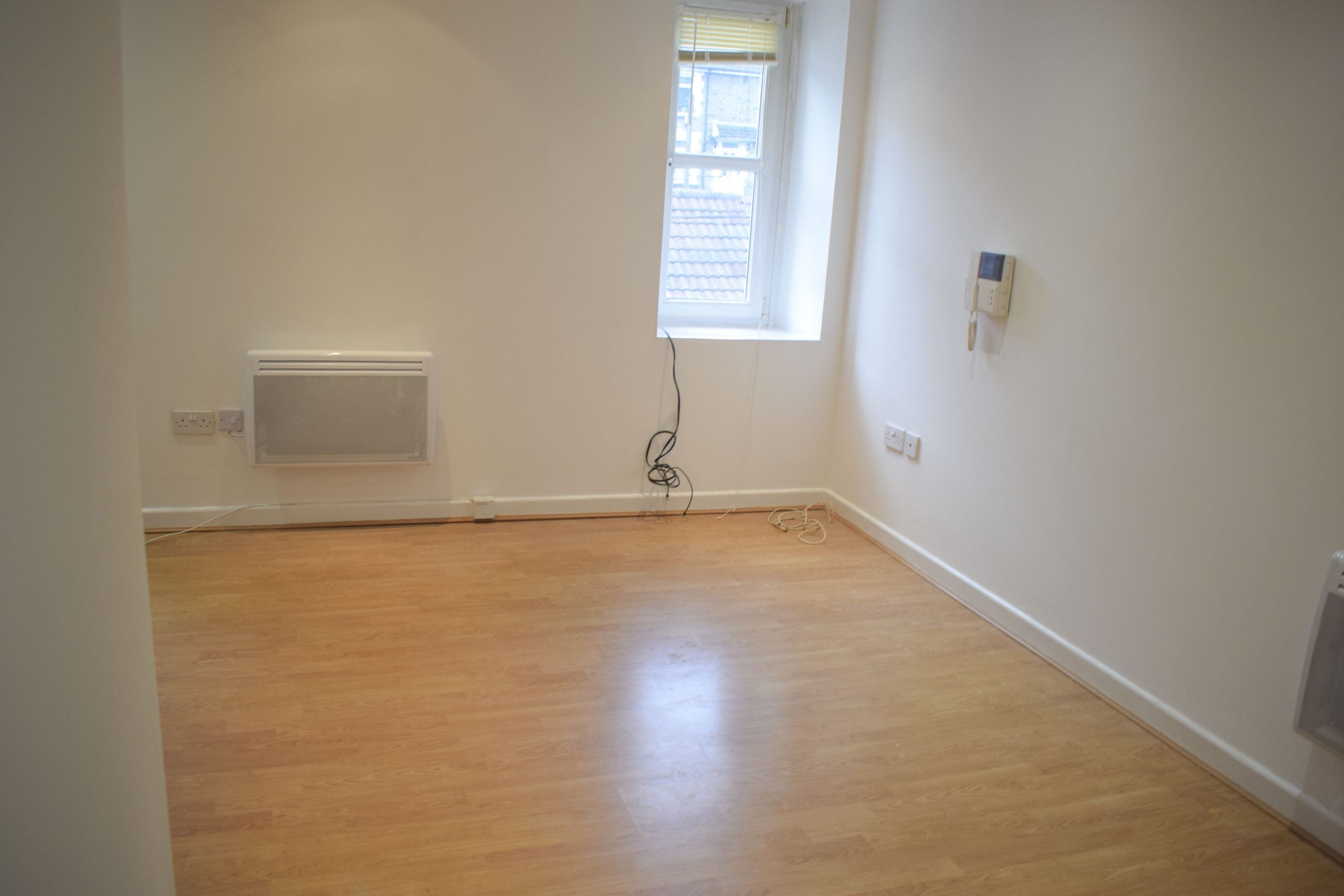 Flat Dyffryn Street in Mountain Ash