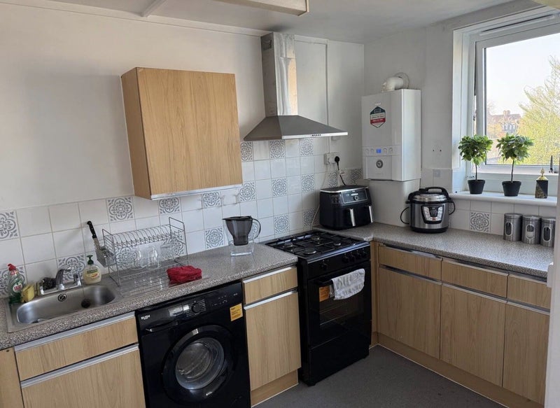 Room Goldhawk Road in Greater London