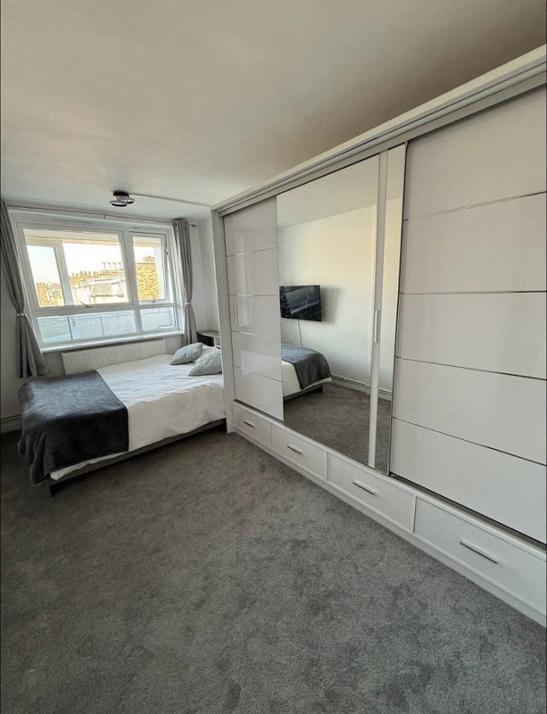Room Goldhawk Road in Greater London