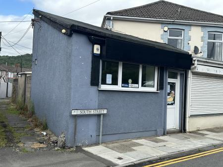 Flat Middle Street in Pontypridd
