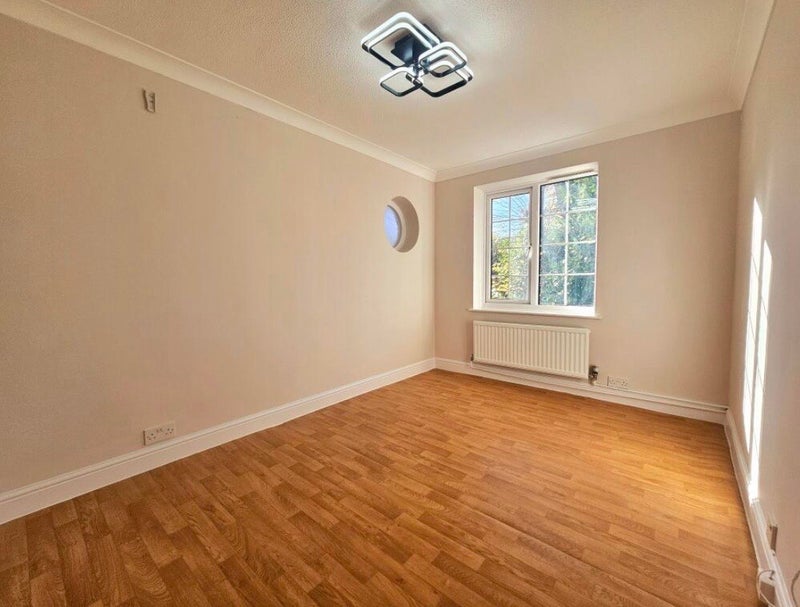 Flat Durham Road in Greater London