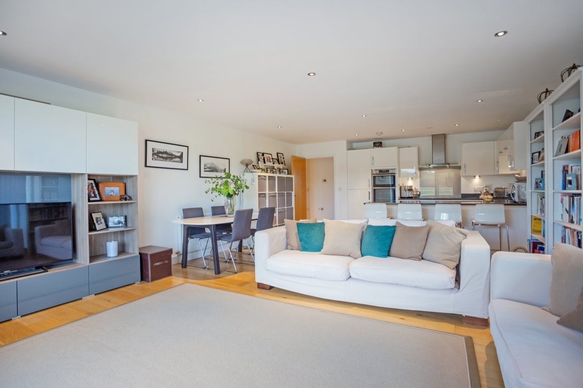 Flat Kingman Way in Greenham