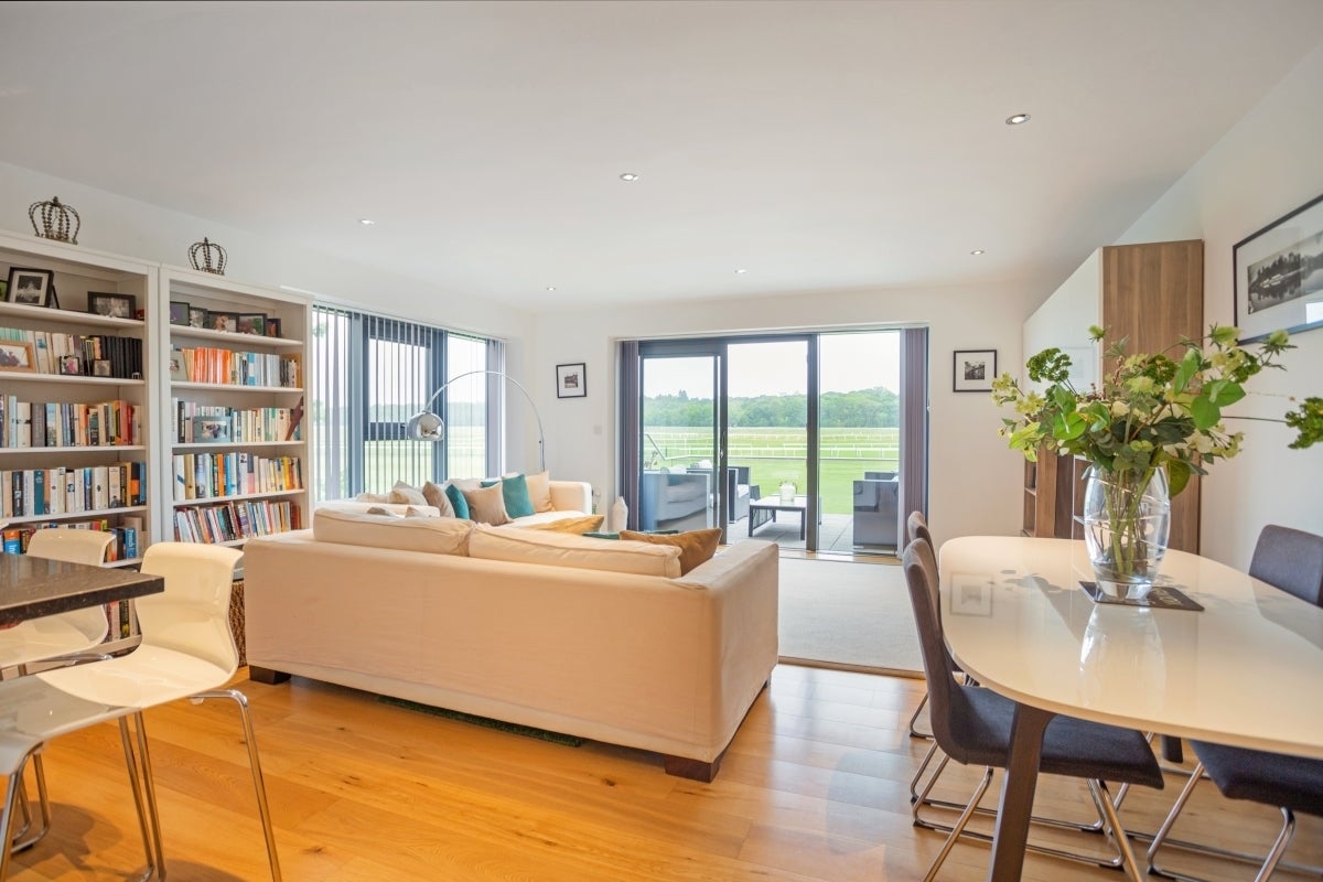 Flat Kingman Way in Greenham