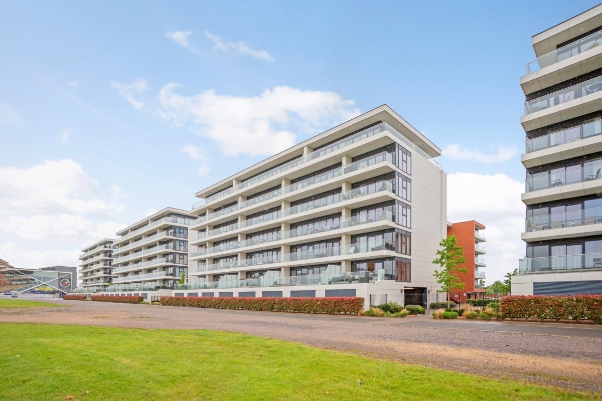 Flat Kingman Way in Greenham