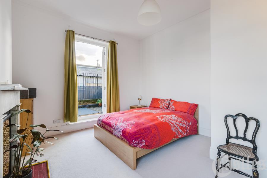 Flat Wolseley Road in Greater London