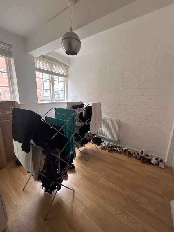 Room Boundary Street in Greater London
