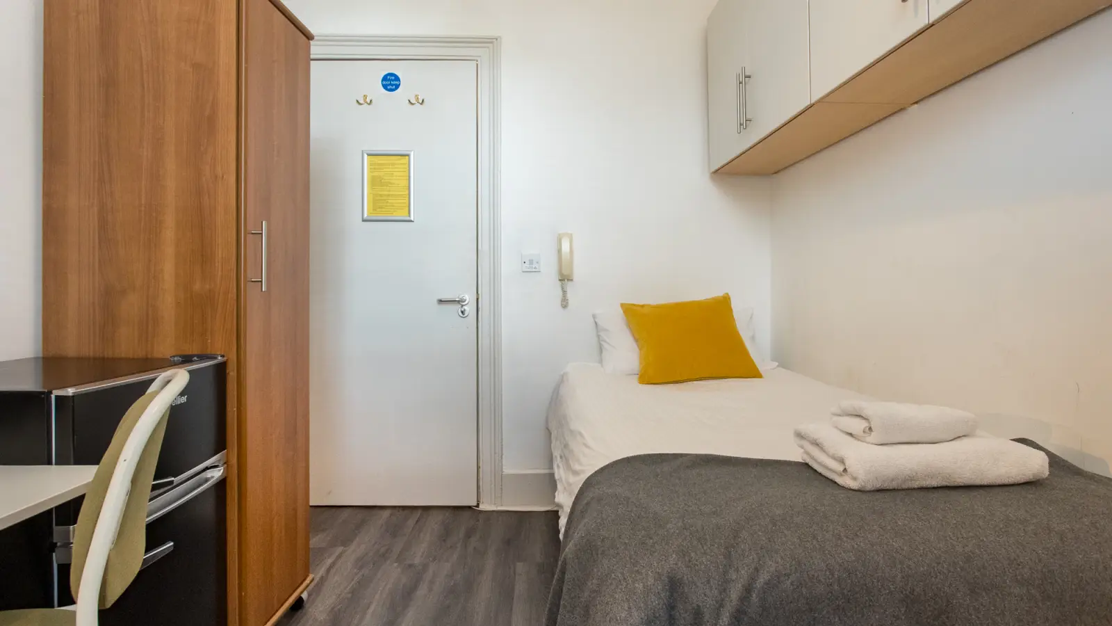 Room Penywern Road in Greater London