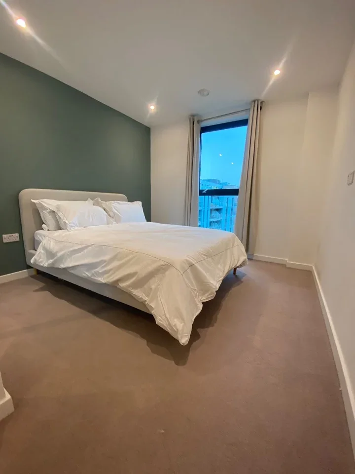 Flat Hawthorne Crescent in Greater London