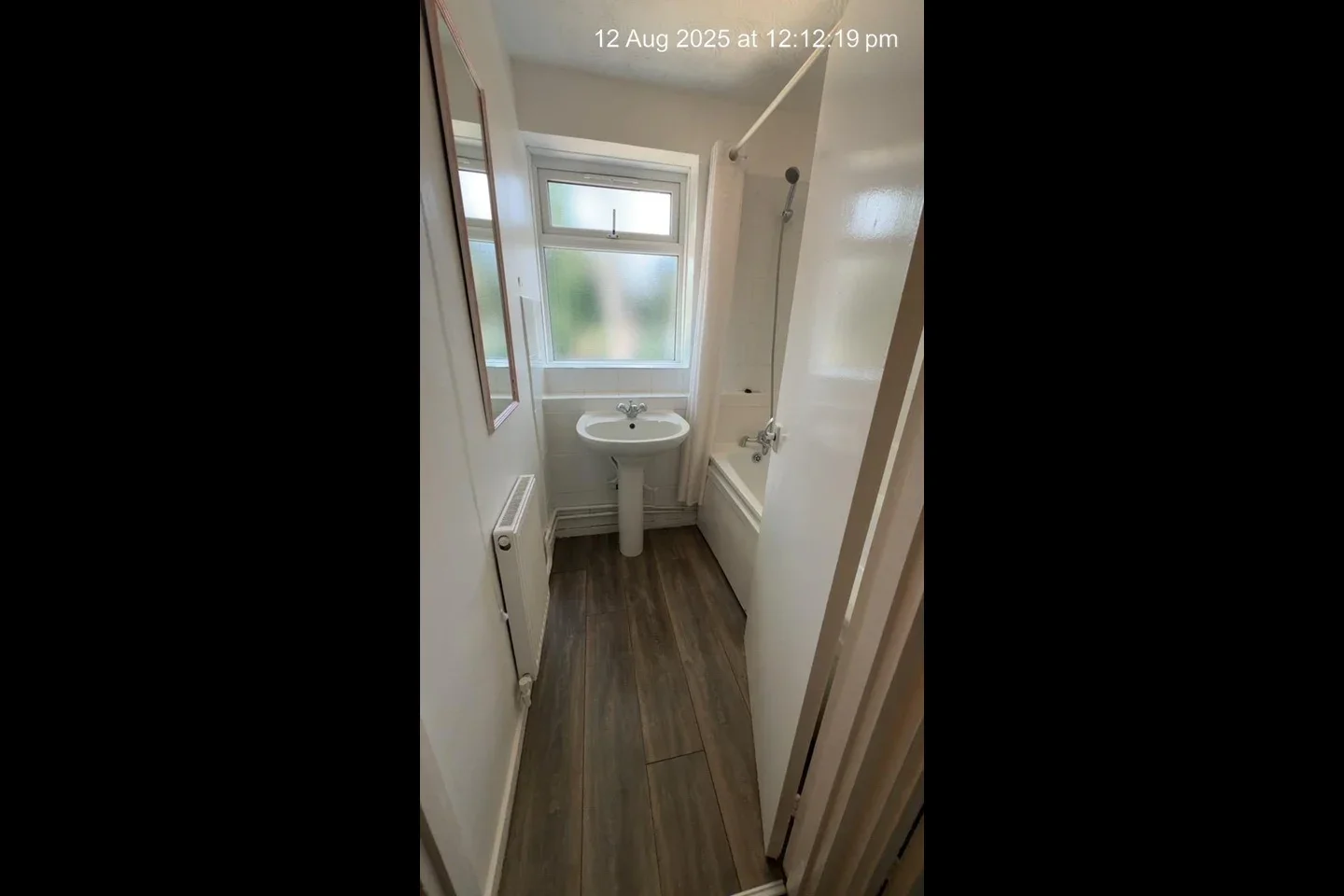 Flat Thornhill Gardens in Greater London