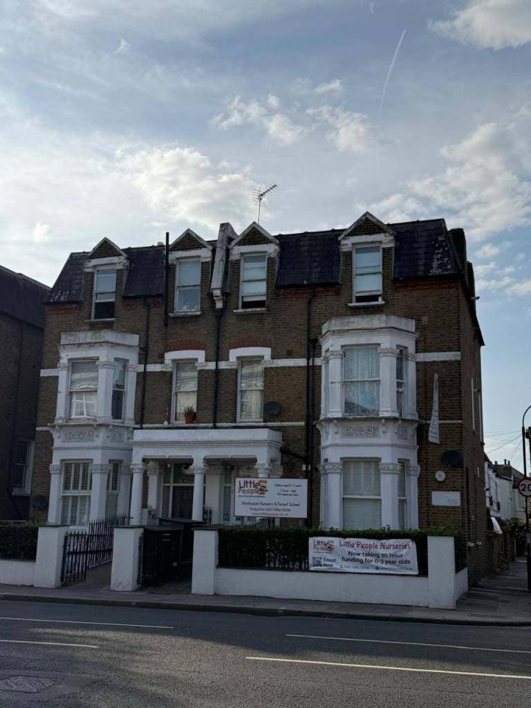 Flat Fulham Road in Greater London