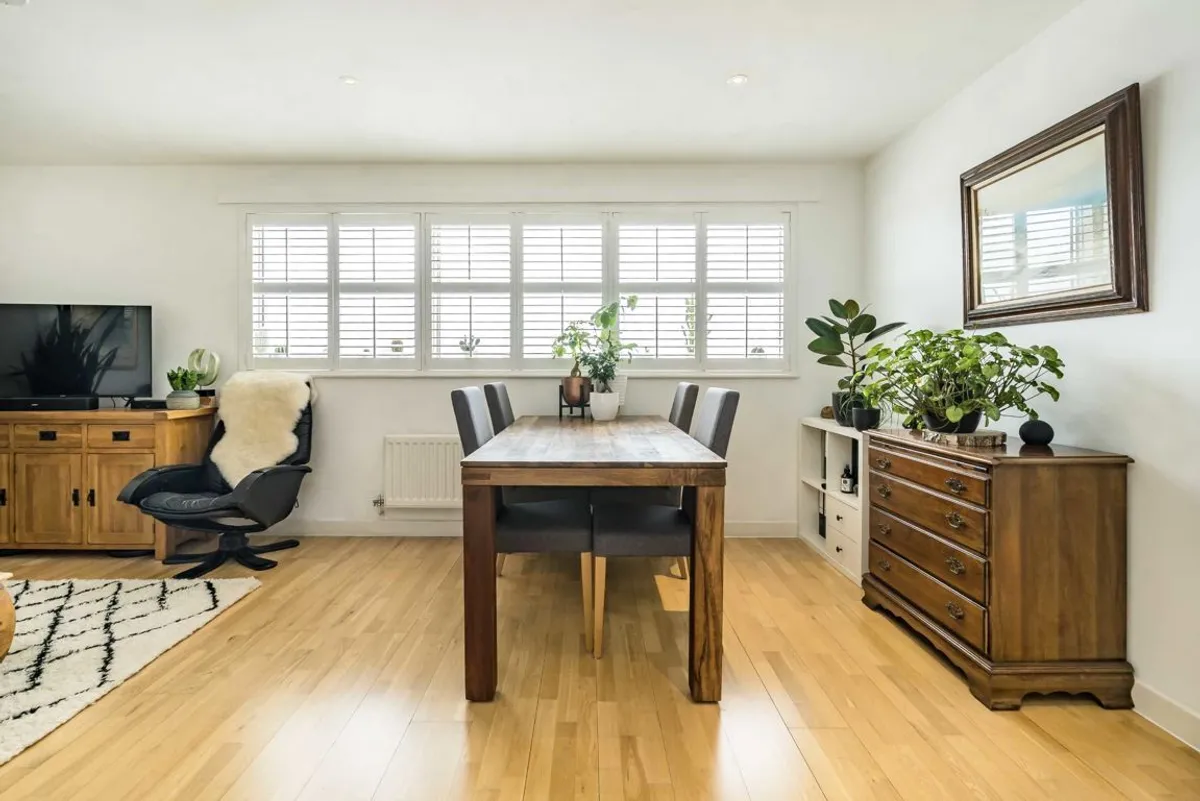 Flat Streatham High Road in Greater London