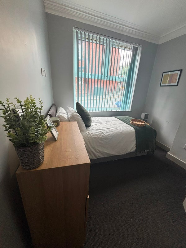 Room Caxton Street in Barnsley