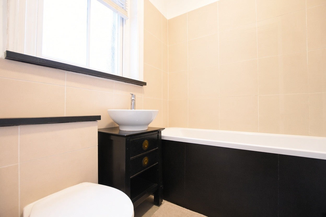Flat Elgin Avenue in City of Westminster