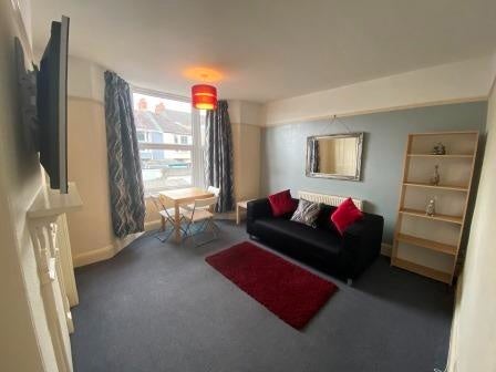 Room Kingsley Road in Plymouth