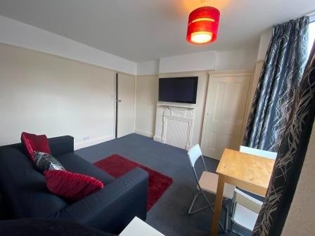 Room Kingsley Road in Plymouth