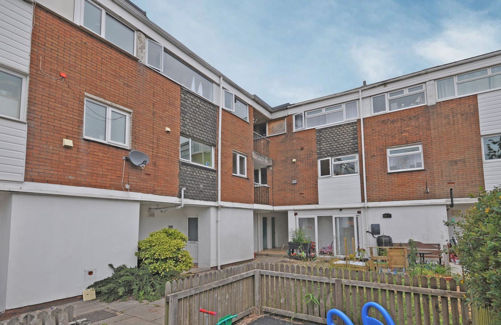 Flat Allt-Yr-Yn Crescent in Newport