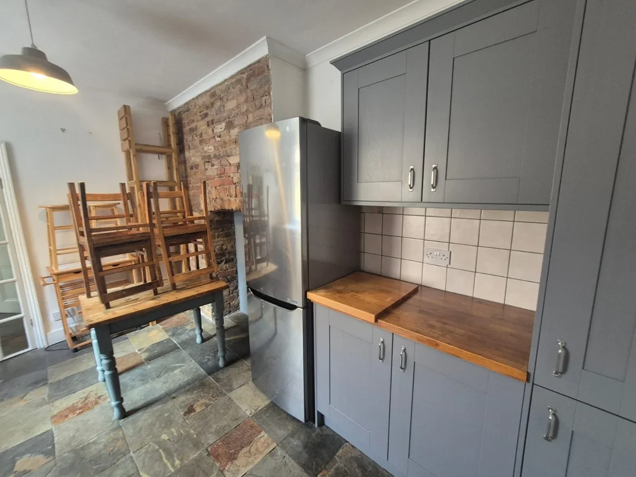 Flat Manchester Road in Greater London