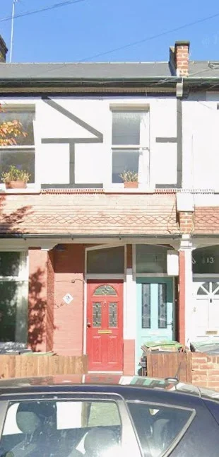 Flat Manchester Road in Greater London