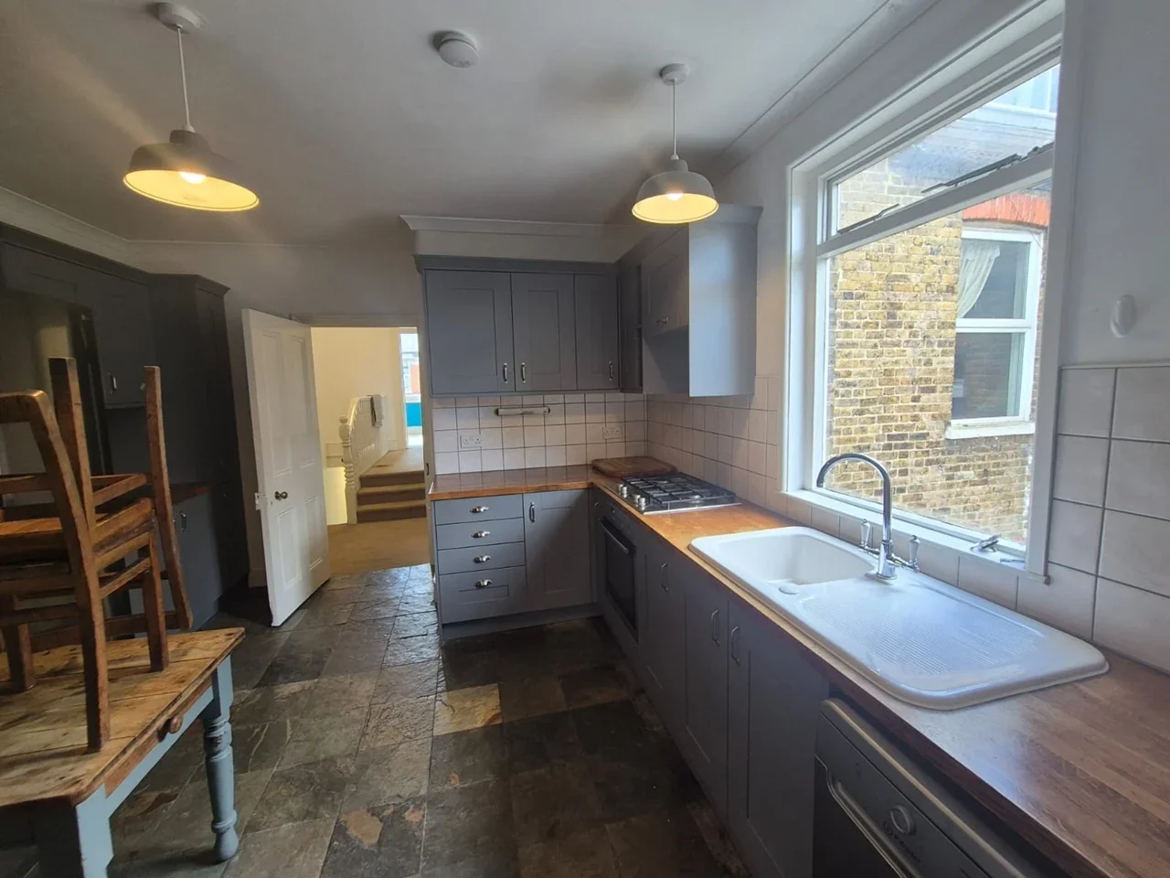 Flat Manchester Road in Greater London