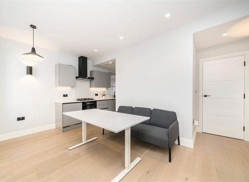 Flat Macclesfield Street in City of Westminster