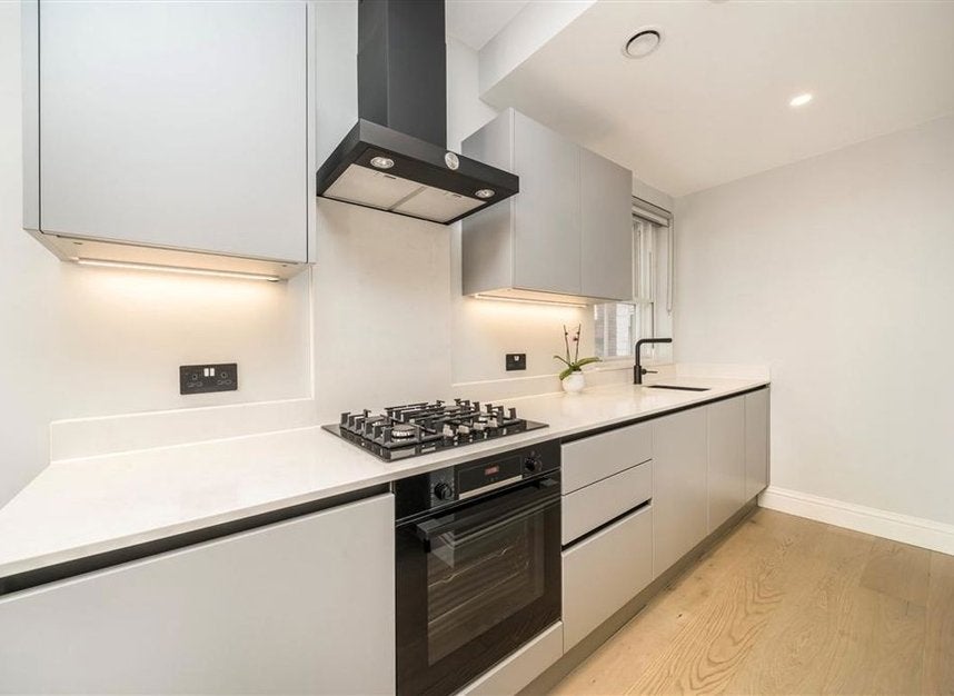 Flat Macclesfield Street in City of Westminster