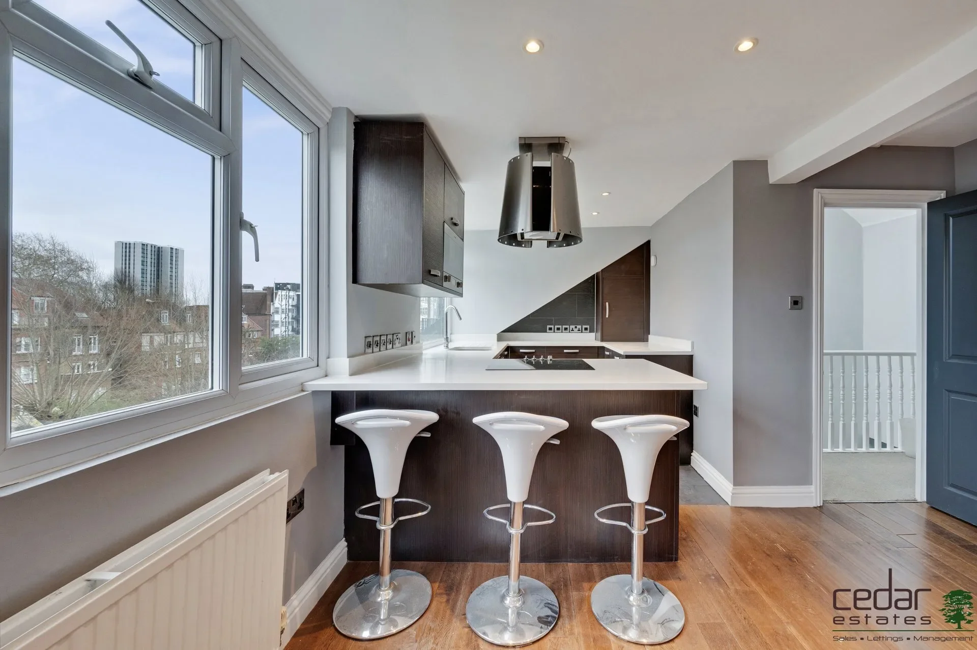Flat Crossfield Road in Greater London