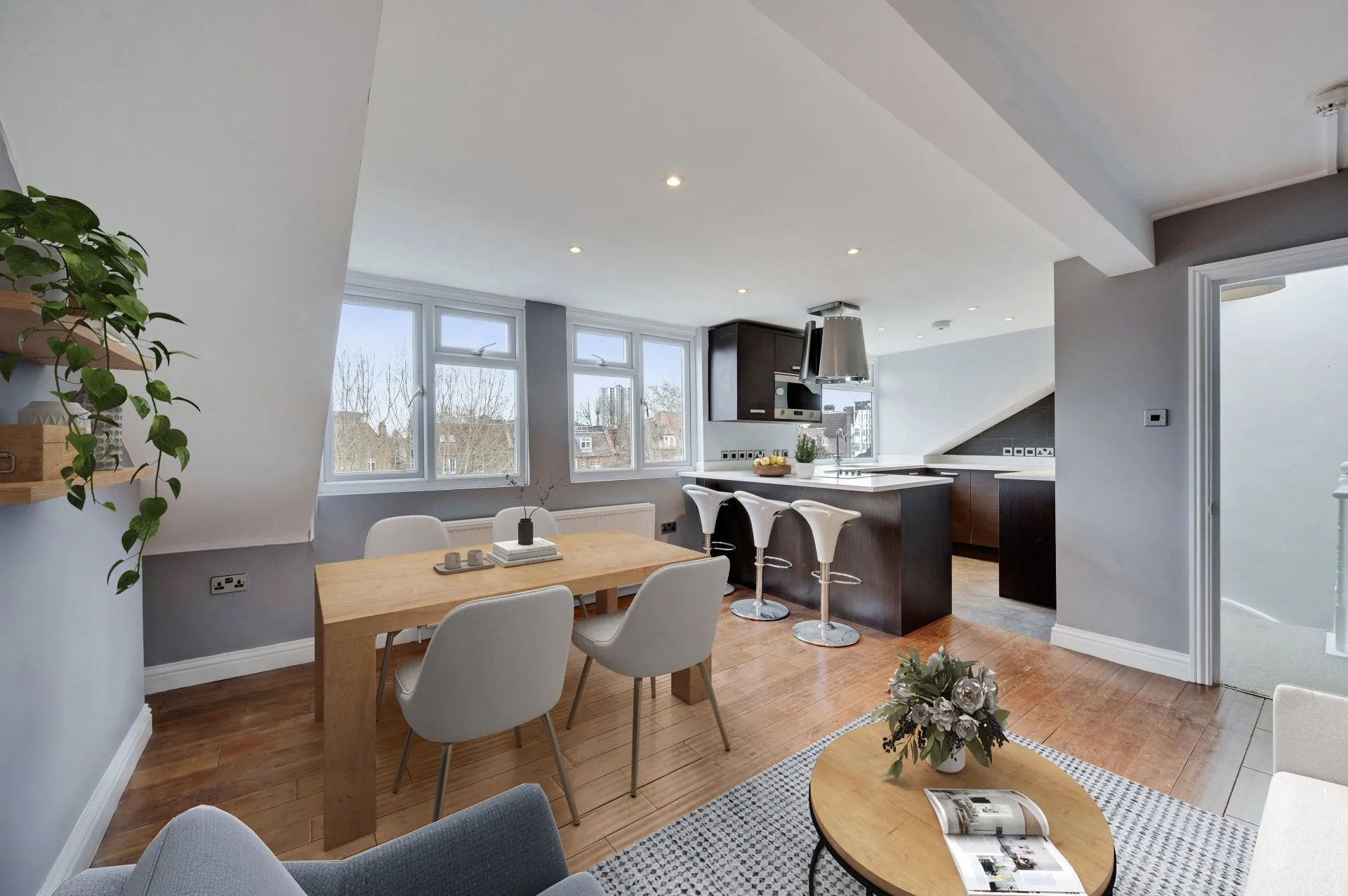 Flat Crossfield Road in Greater London