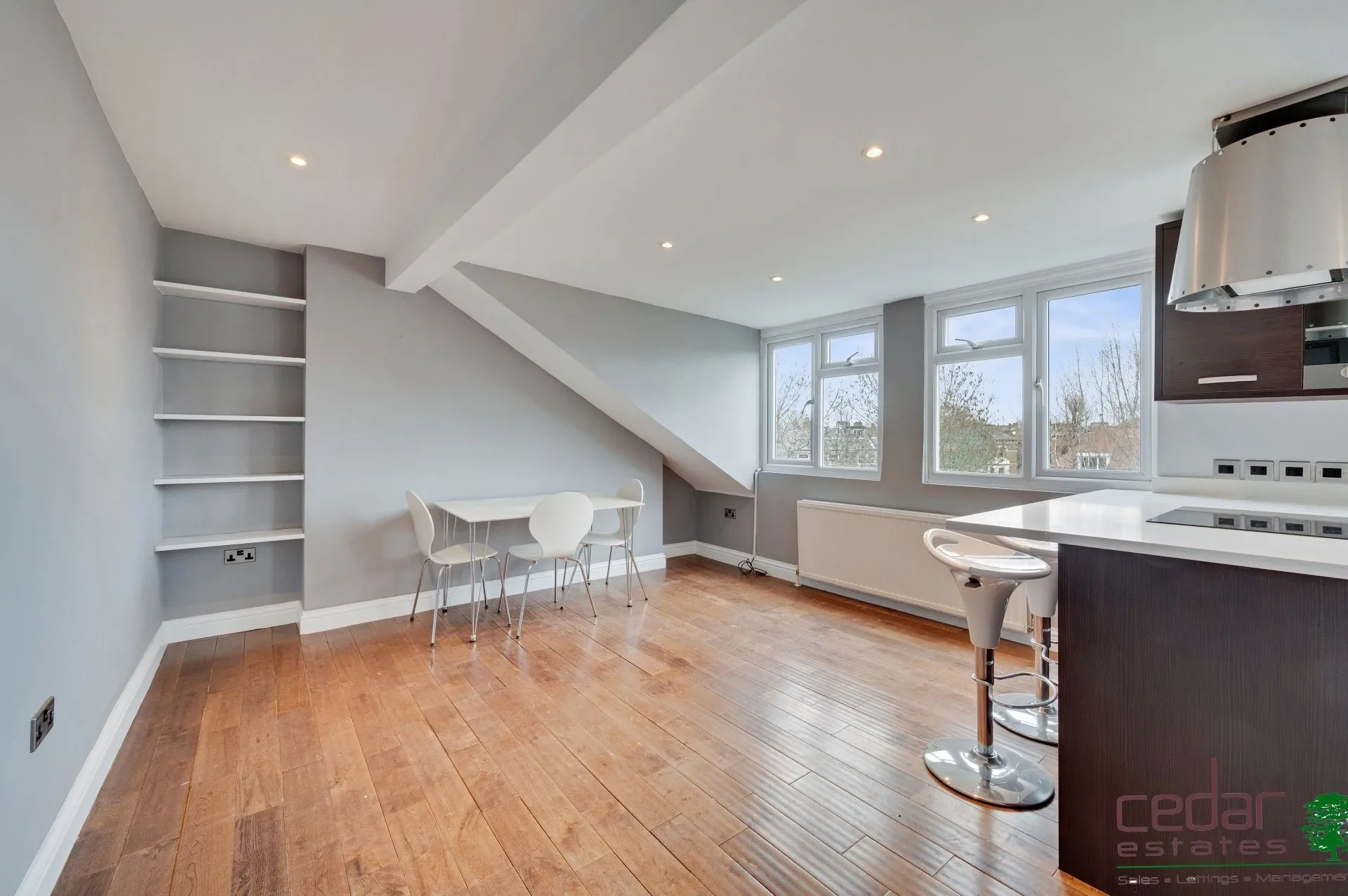 Flat Crossfield Road in Greater London