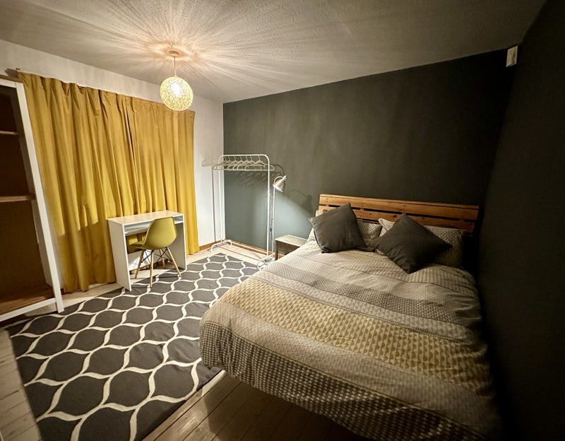 Room Partickhill Road in Glasgow