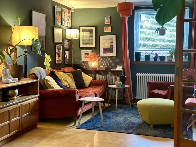 Room Partickhill Road in Glasgow