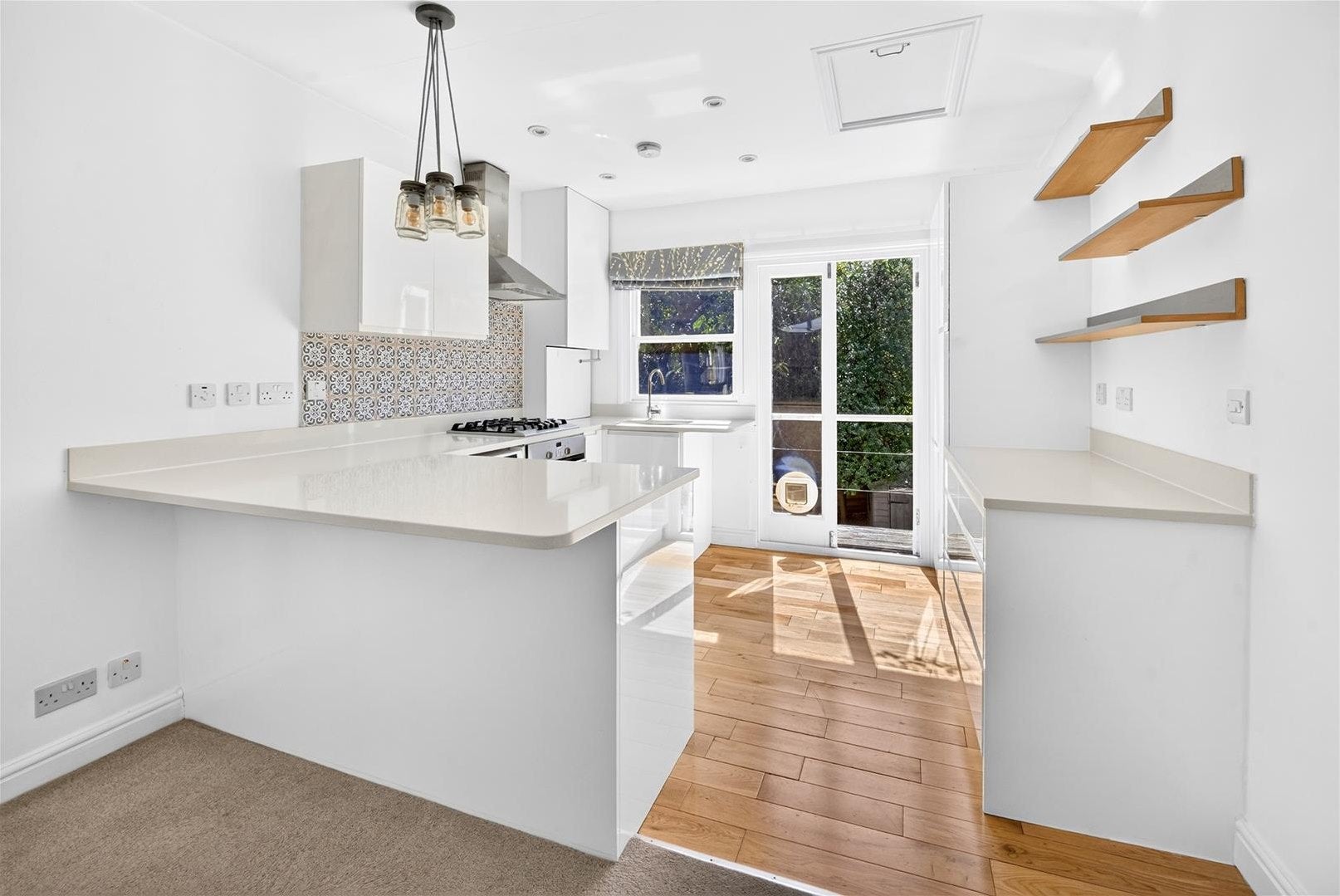 Flat Melgund Road in Greater London