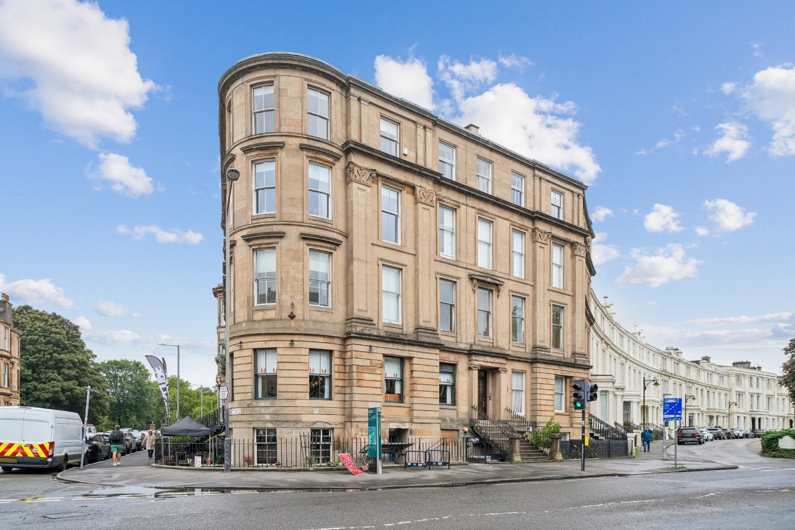 Flat Royal Crescent in Glasgow