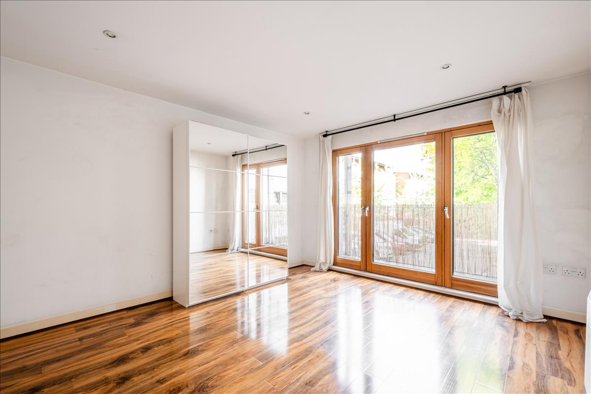 Flat Kingsland Road in Greater London