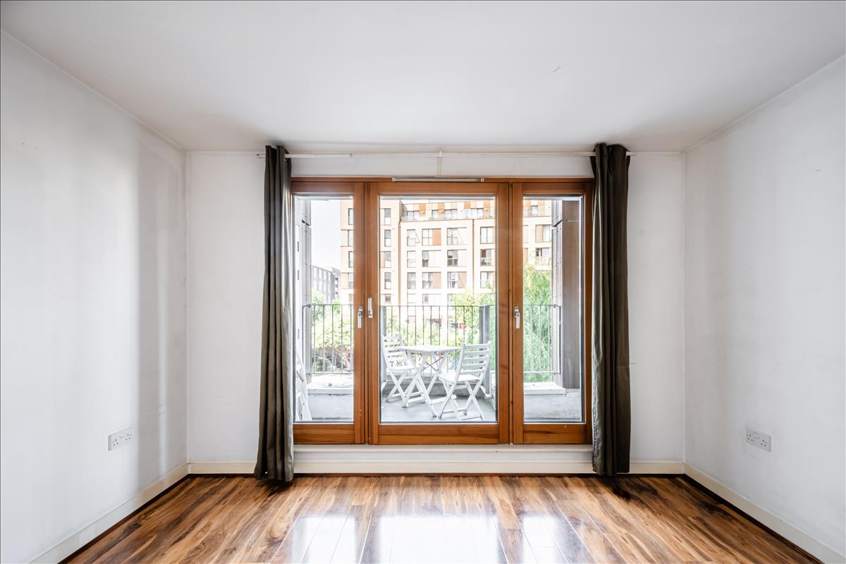 Flat Kingsland Road in Greater London