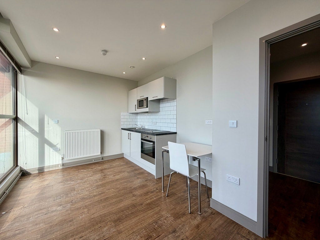 Flat Week Street in Maidstone