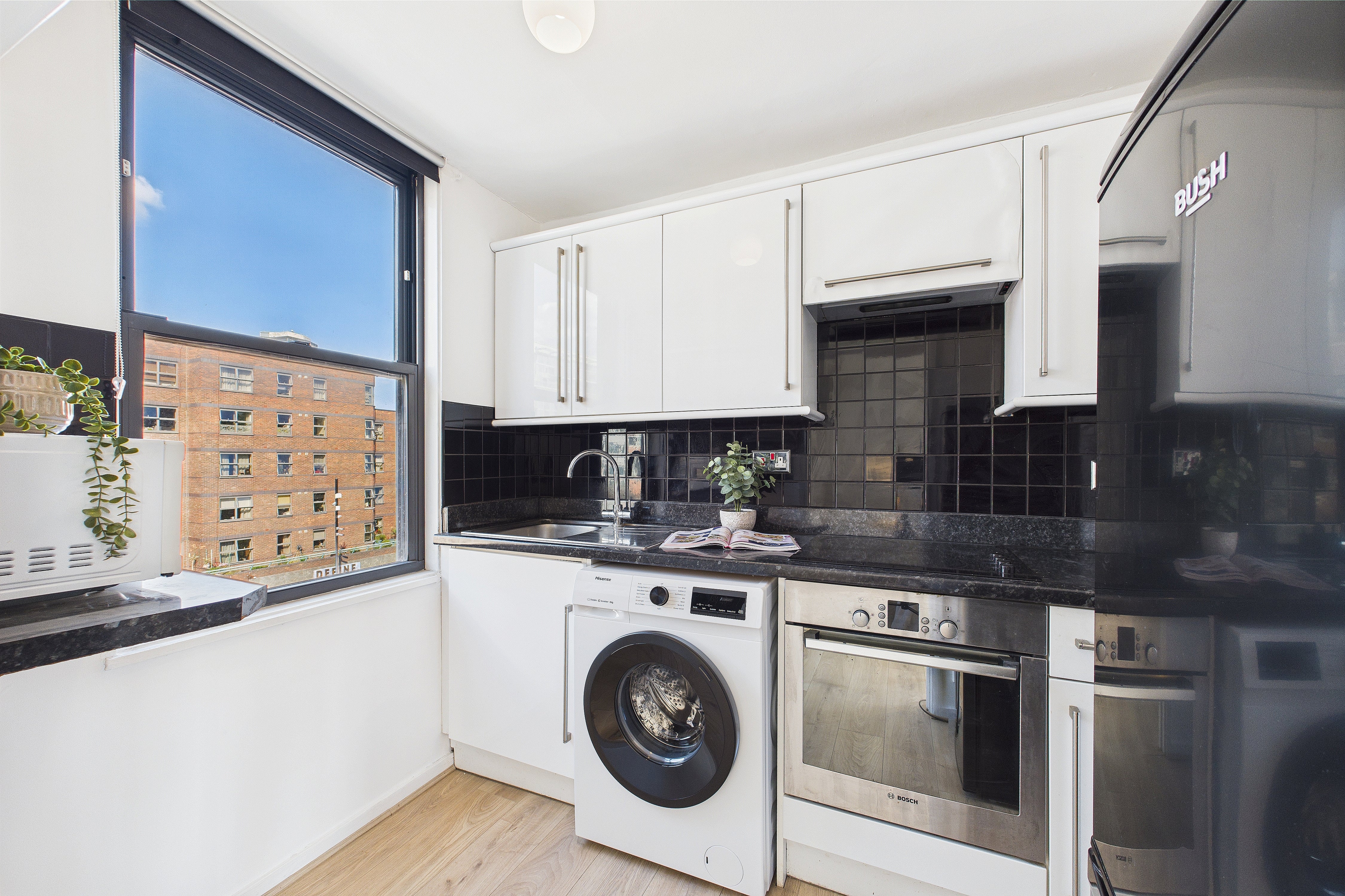 Flat Vauxhall Bridge Road in City of Westminster