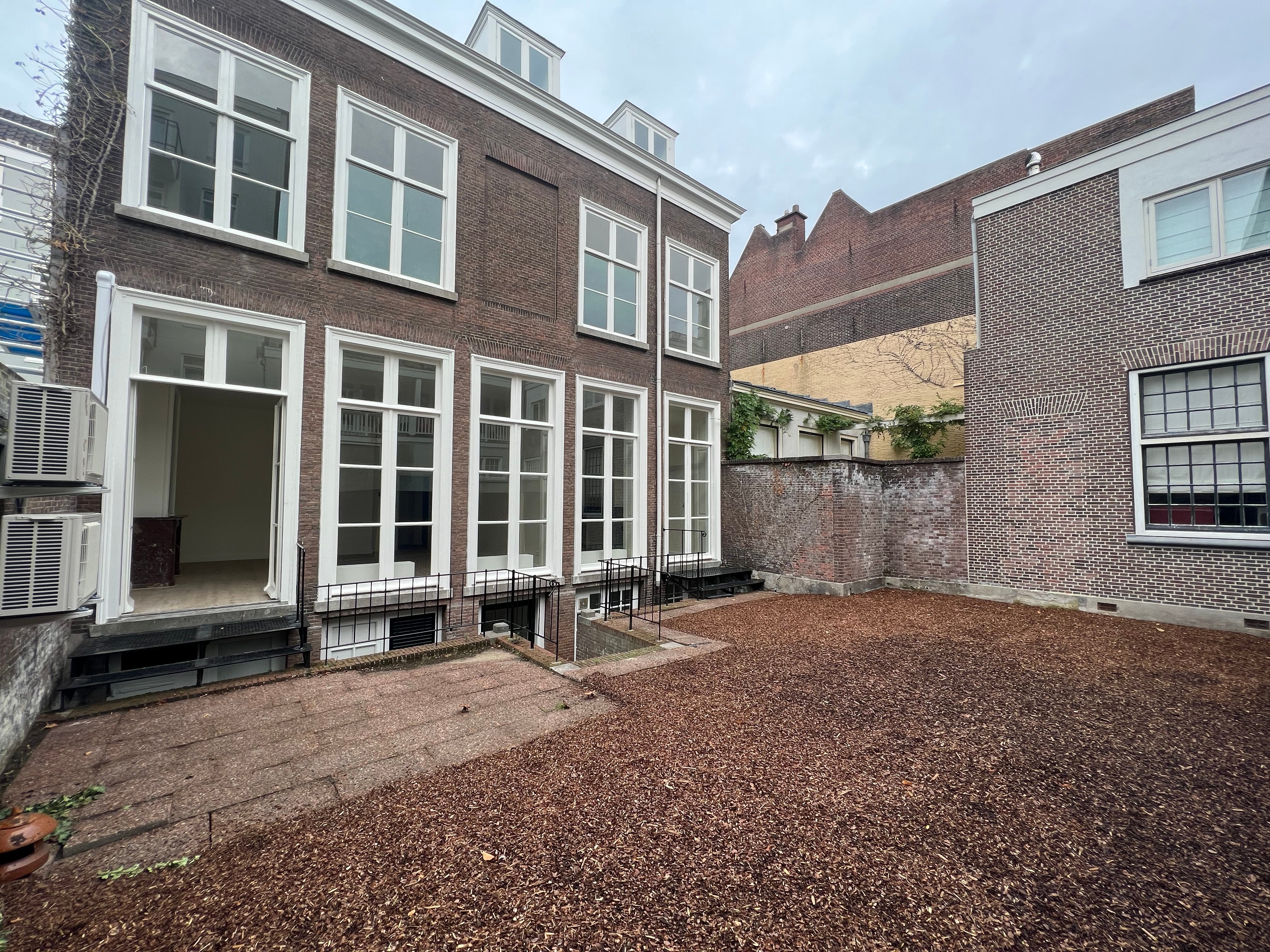 Appartement te huur: Lange Voorhout 21A, 'S-Gravenhage
