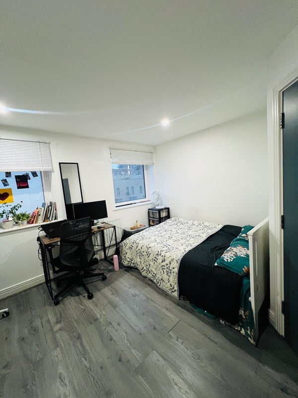 Room Wards Wharf Approach in Greater London