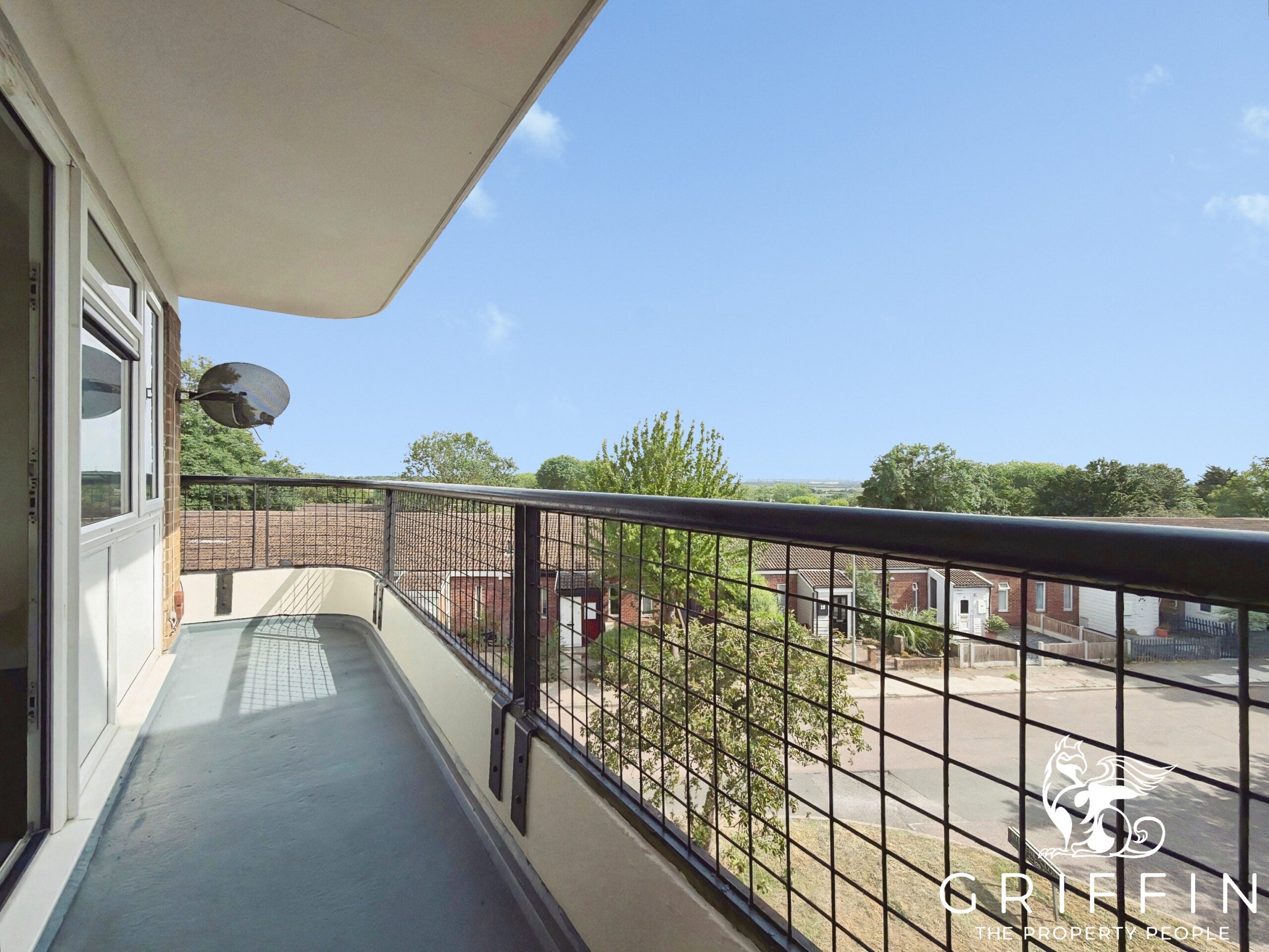 Flat Ryedene Place in Basildon