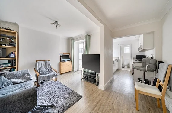 Flat Priory Road in Greater London