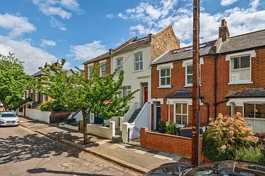 Flat Priory Road in Greater London