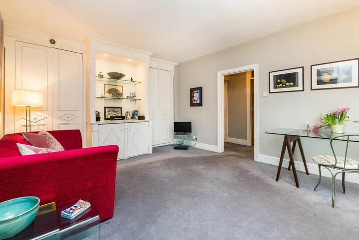 Flat Chelsea Manor Street in Greater London